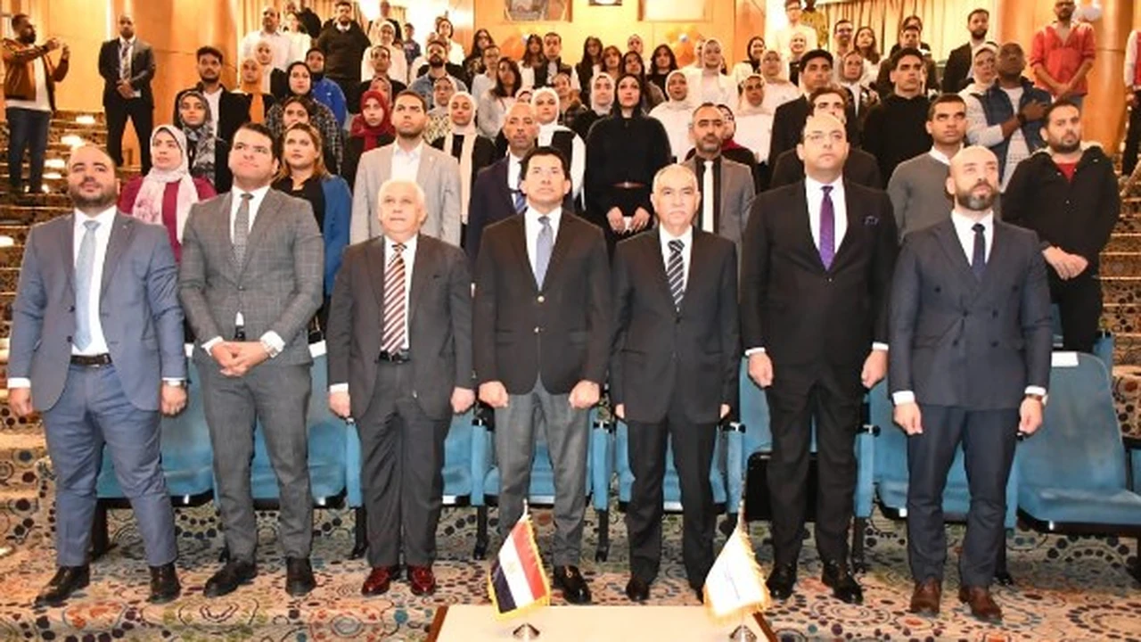 تكريم 57357: وزير الشباب يبرز دور المتطوعين في دعم رحلة علاج الأطفال المرضى